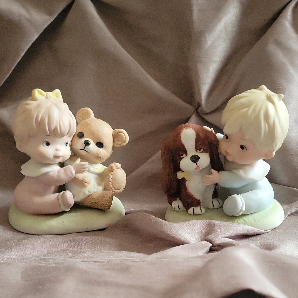 Vintage 80s Homco Figurine Set Of Blonde Boy W/Puppy & Blonde Girl W/ Teddy Bear